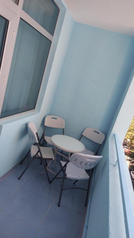 Andrew'S 2 Rooms Apartment In Batumi Ანდრიას 2 Ოთახიანი Აპარტამენტი Ბათუმში Buitenkant foto