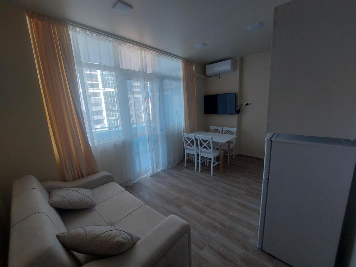 Andrew'S 2 Rooms Apartment In Batumi Ანდრიას 2 Ოთახიანი Აპარტამენტი Ბათუმში Buitenkant foto