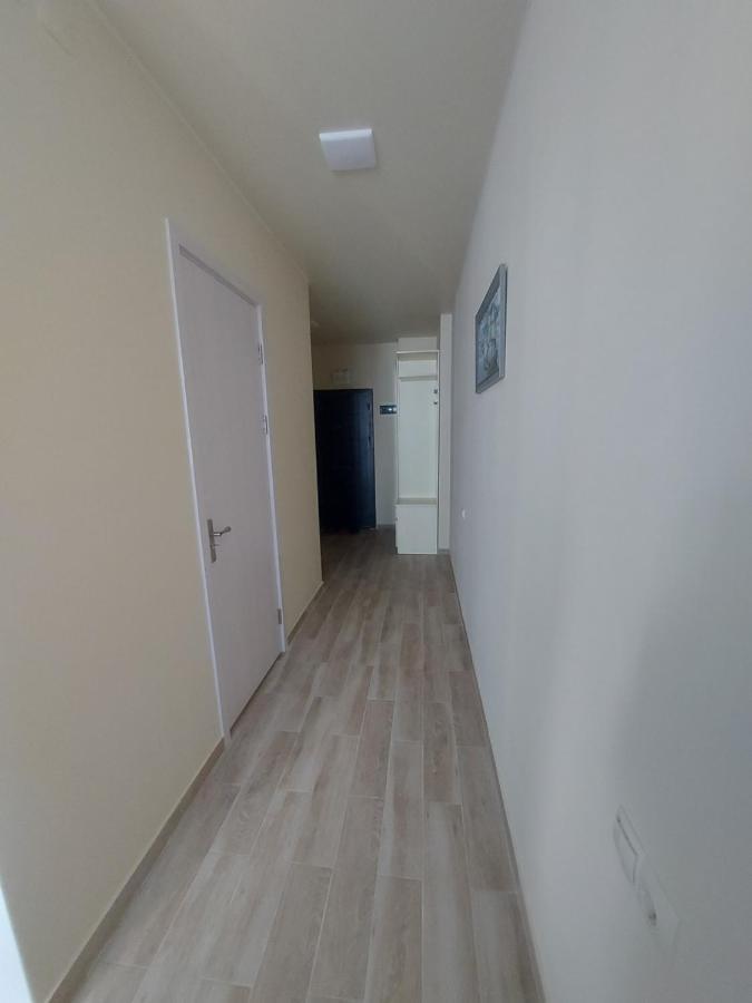 Andrew'S 2 Rooms Apartment In Batumi Ანდრიას 2 Ოთახიანი Აპარტამენტი Ბათუმში Buitenkant foto