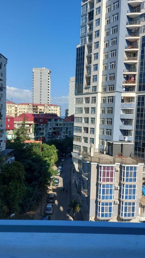 Andrew'S 2 Rooms Apartment In Batumi Ანდრიას 2 Ოთახიანი Აპარტამენტი Ბათუმში Buitenkant foto